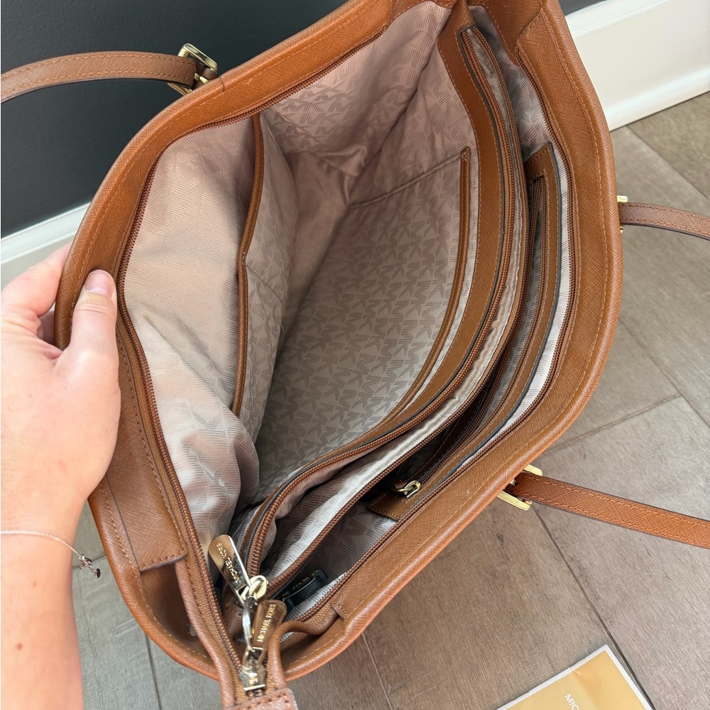 Michael Kors Tan Tote / Laptop Bag - Picture 6 of 15